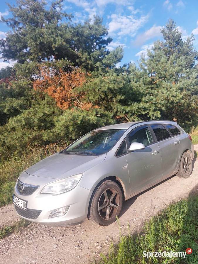 Opel Astra J 2011 14 turbo kombi Bełdów