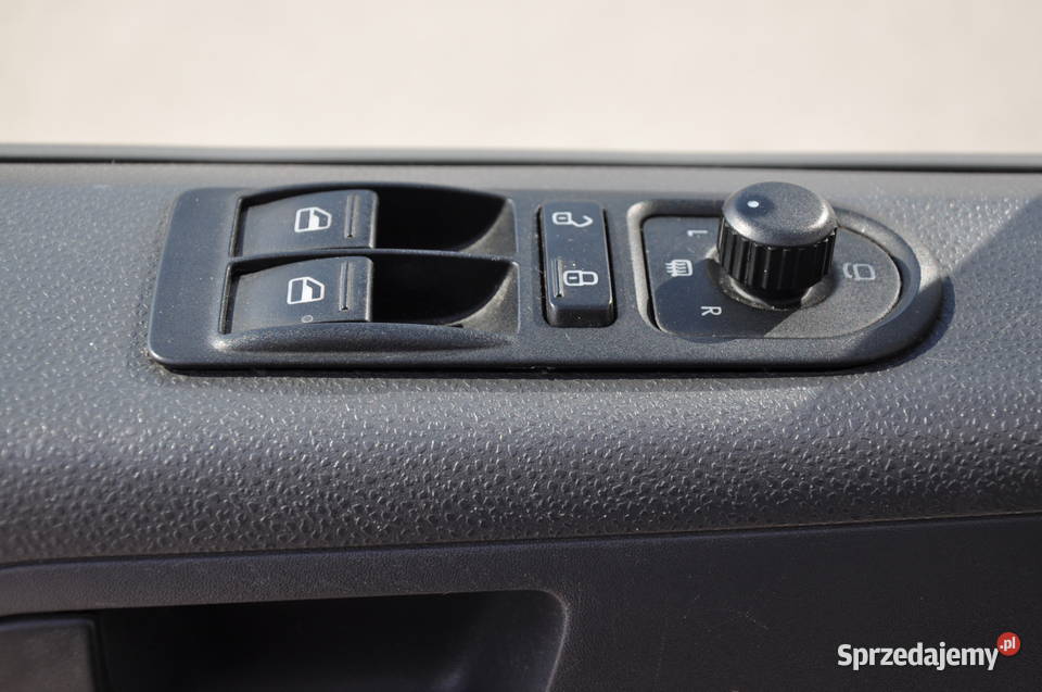 Volkswagen Transporter T5 20 TDI 6 osobowy Bilcza