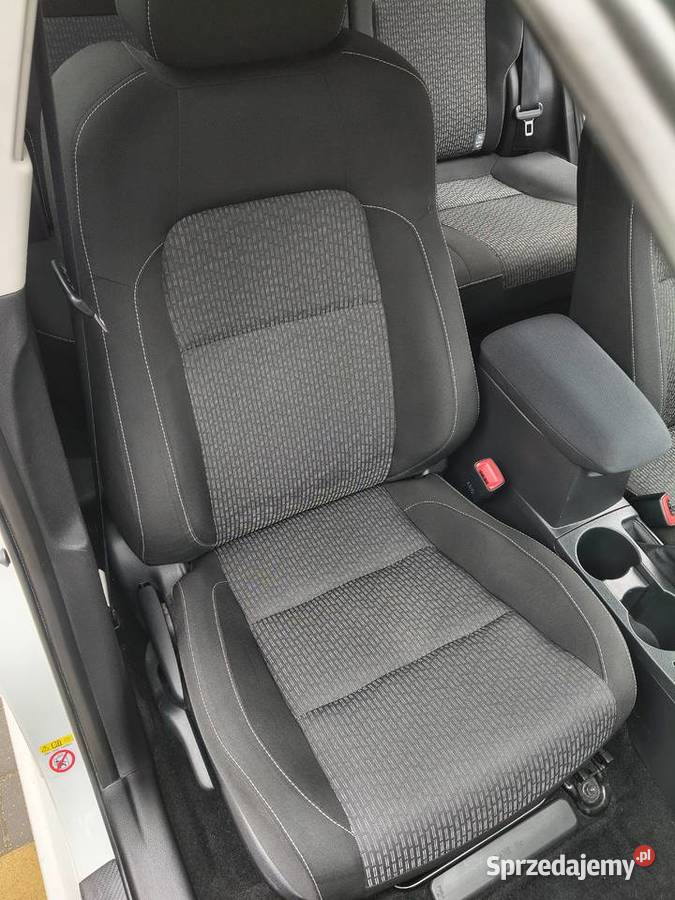 Toyota Auris Touring Sports Hybrid 18 136 2015