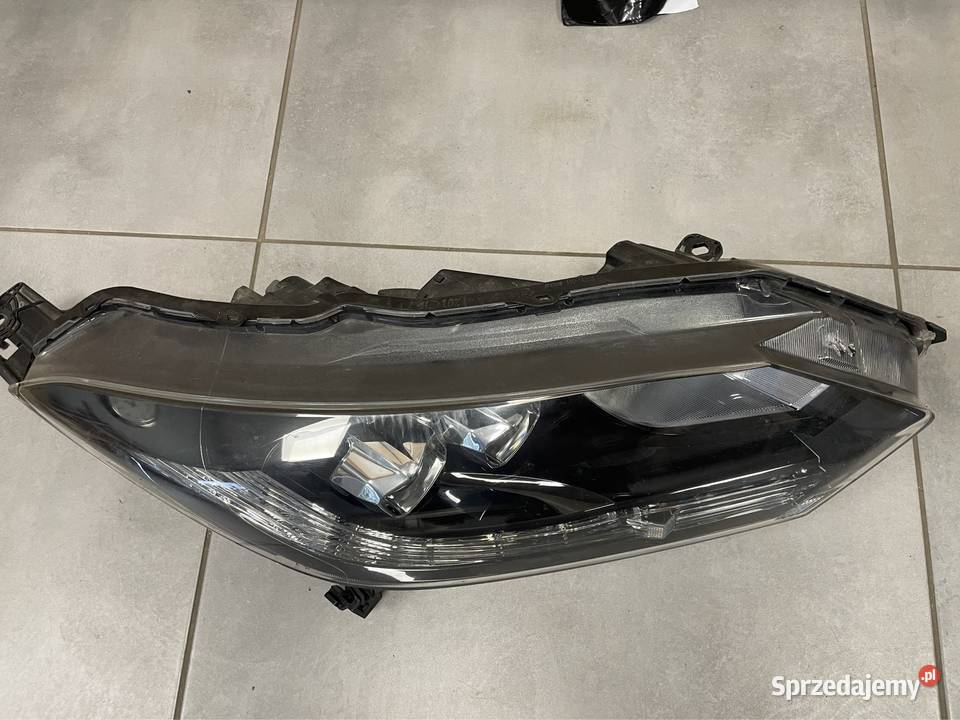 Honda HrV II 16 reflektor full Led prawy Rok produkcji 2016 Motoryzacja Kozubszczyzna