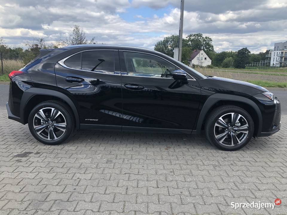 Lexus UX 250h Hybryda wynajem z wykupem w kwocie nieuszkodzony Warszawa