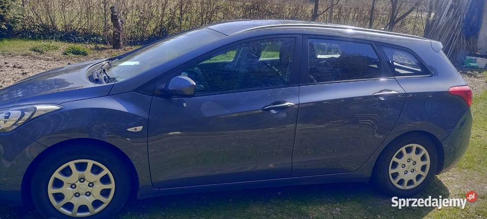 Hyundai I30 kombi z 2014 roku z fabryczną mazowieckie Warszawa sprzedam