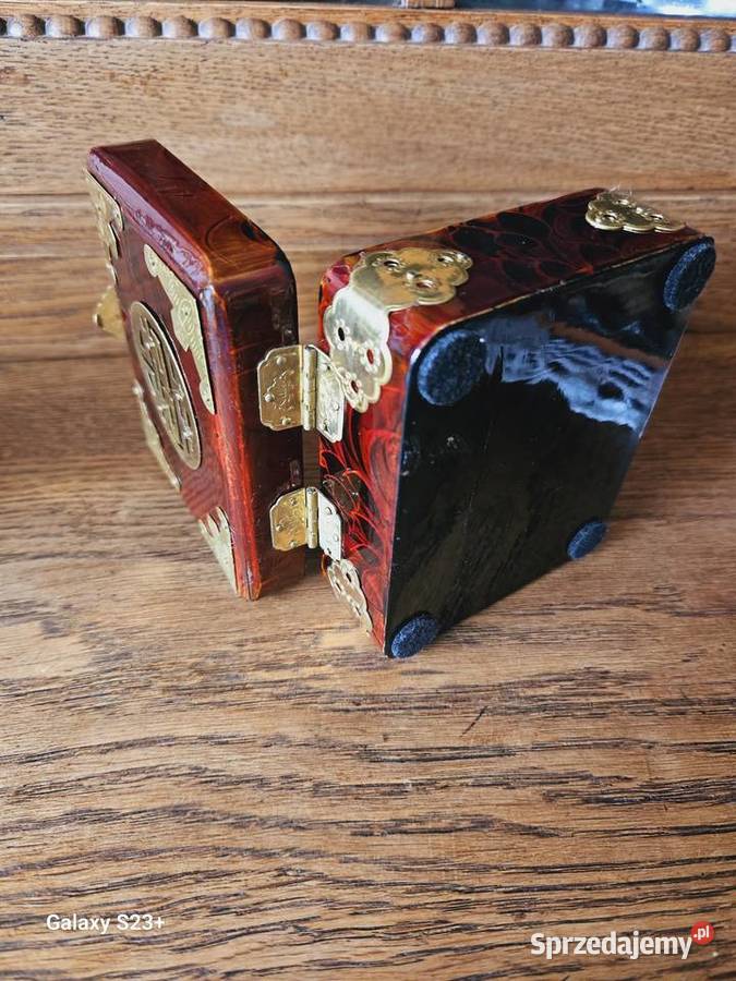 Szkatułka vintage puzderko skrzynka piękna stara Piastów sprzedam