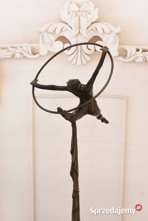 Tancerka Akrobatka z Kołem Figura Rzeźba z Brązu Kraków