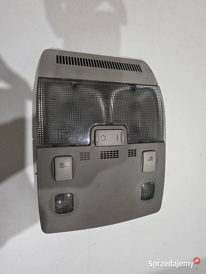 Lampka oświetlenia wnętrza Audi A4b6 8E0947135A Iława