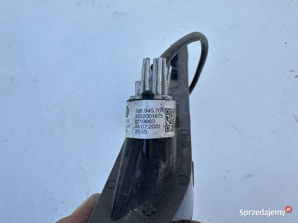 VW ID3 ODBLASK LAMPA LED LEWA TYŁ W ZDERZAK Międzychód