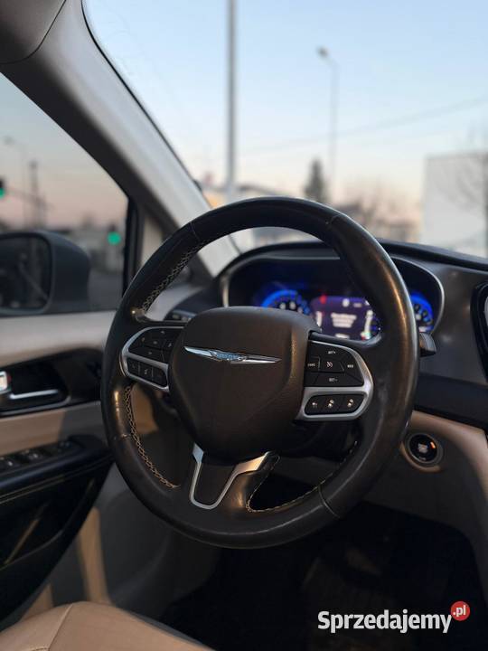 Chrysler Pacifica 36 V6 2021 Zadbany komputer pokładowy Częstochowa sprzedam