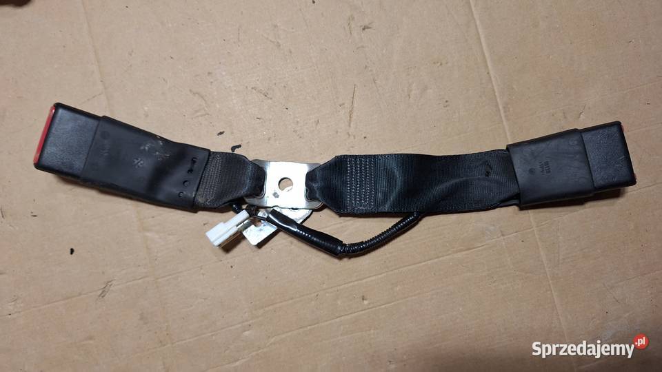 PASY BEZPIECZEŃSTWA KOMPLET TYŁ TOYOTA YARIS III Części samochodowe Brzesko