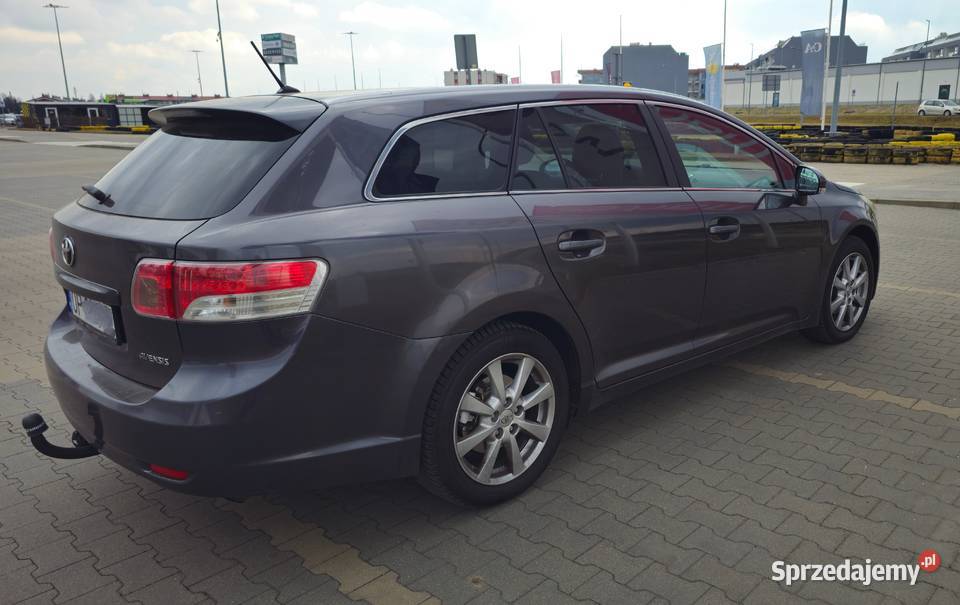 Toyota avensis t27 kombi nieuszkodzony Opole sprzedam