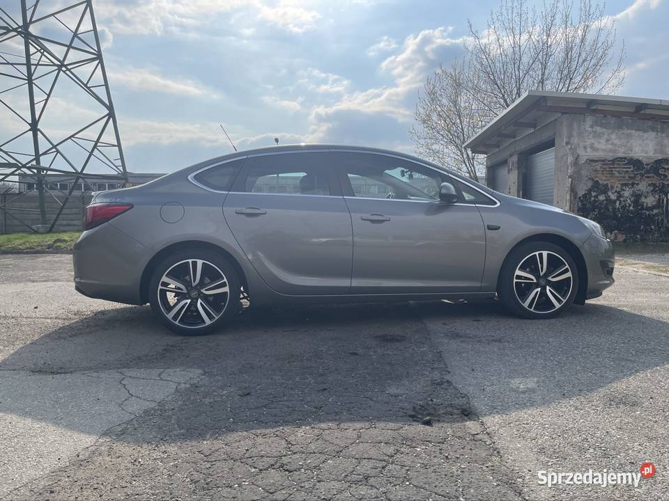 OPEL ASTRA J IV LPG 360 kamery grzanie STAN