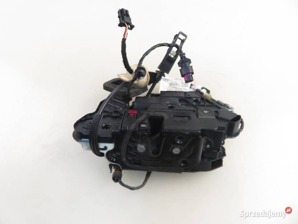 ZAMEK LEWY PRZEDNI VW JETTA IV 5K1837015D