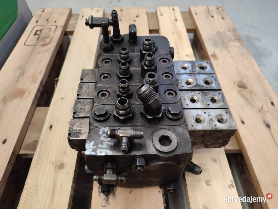 Rozdzielacz hydrauliczny Massey Ferguson 9407