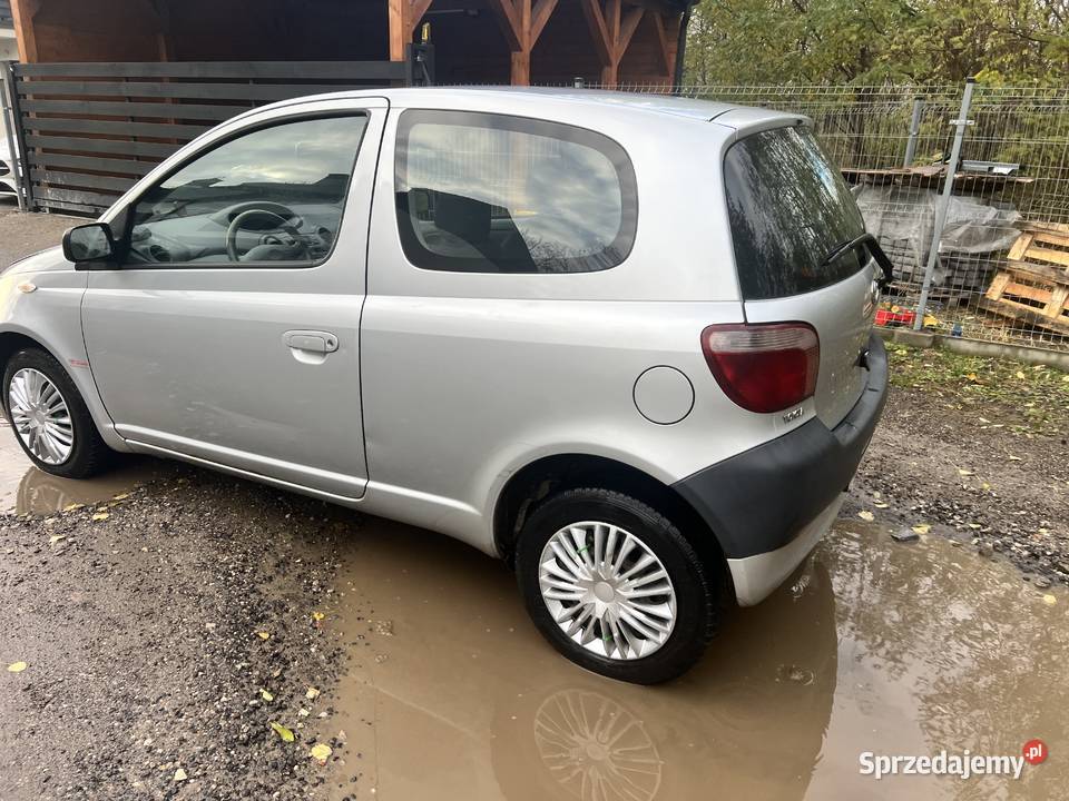 Toyota Yaris 10 benzyna 2002