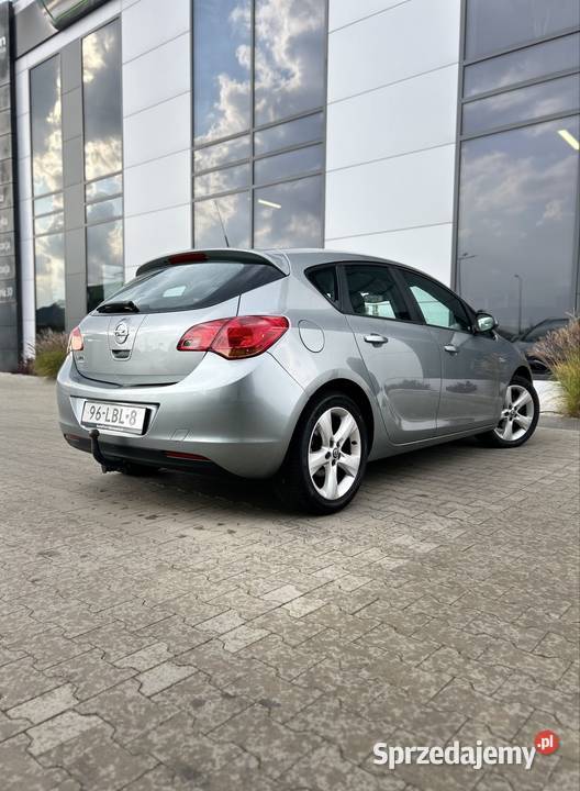 Opel Astra J 16 zwykła benzyna Klima 167 lakier metallic Puławy