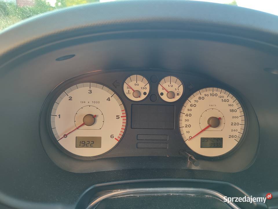 Seat Leon 19tdi nieuszkodzony Seat Annobór