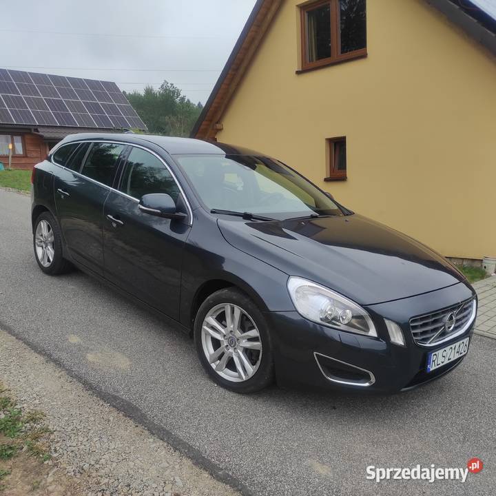 Volvo V60 T6 AWD 30 304 AWD 4x4 Zarejestrowany w Uherce Mineralne