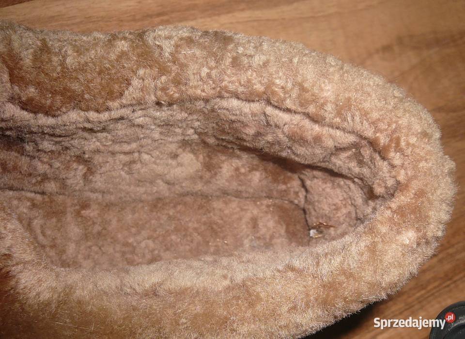 Pantofle kapcie skórzane z kożuchem 36