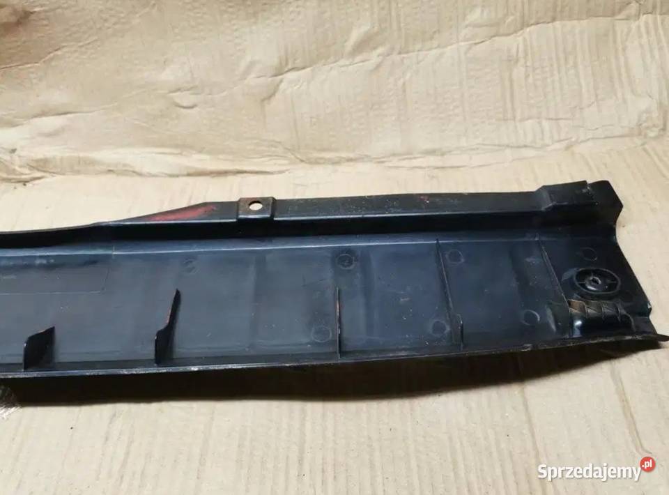 Listwa plastik bagażnika BMW E34 kombi Żory sprzedam