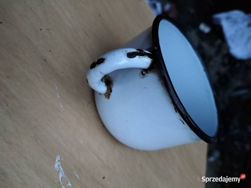 KUBEK EMALIOWANY METALOWY PRL ŻELAZNY OKAZJA lubelskie Kamień-Kolonia