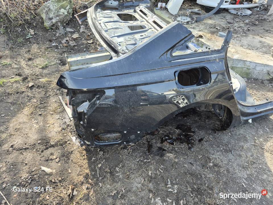 Błotnik prawy tył z wanną Audi A6 c8 Mława