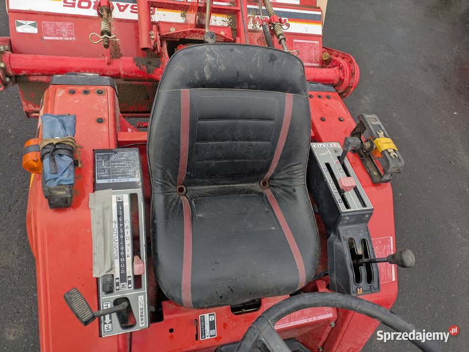Yanmar F145D kompaktowy traktor 44 14 Skrzynia biegów Manualna Skała