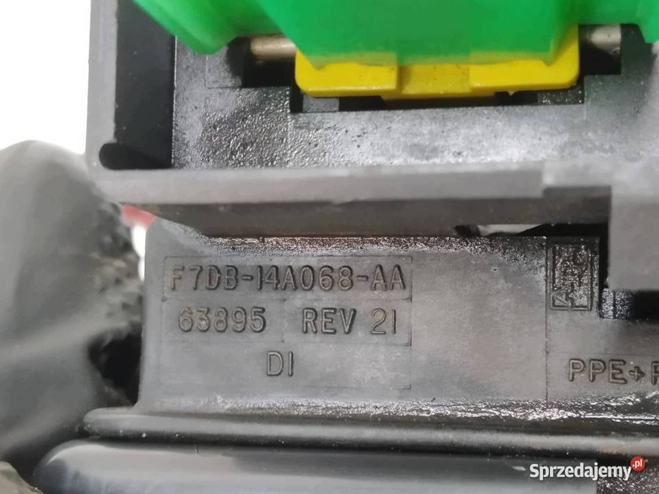 SKRZYNKA BEZPIECZNIKÓW F7DB14A068AA 30 B 198 sprzedam