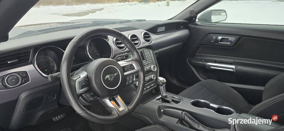 Ford Mustang automat manetki F1 stylizowany na Warszawa