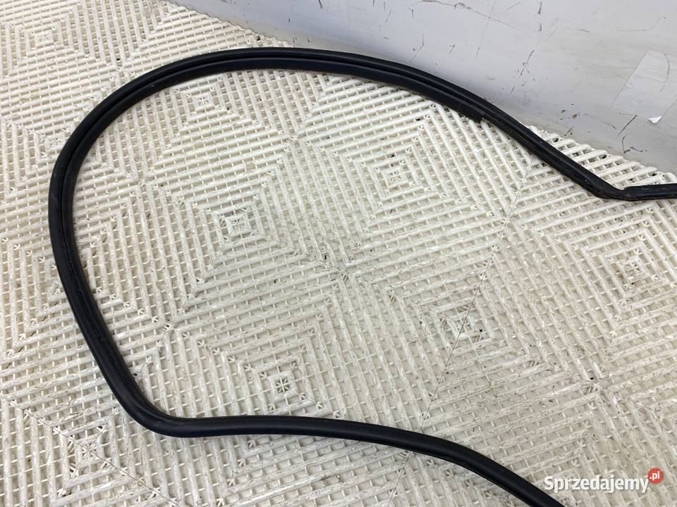 USZCZELKA DRZWI TYŁ PRAWA TOYOTA RAV 4 IV SUV