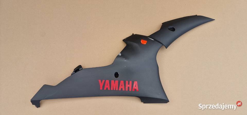 YAMAHA R6 RJ15 PŁUG BOCZEK OWIEWKA PRAWA Szyby i owiewki Bieleń