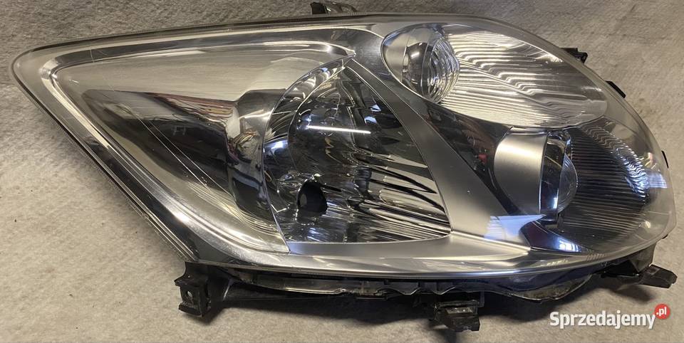 Lampa reflektor prawy przód Toyota Auris I Rok produkcji 2007 Jasienica