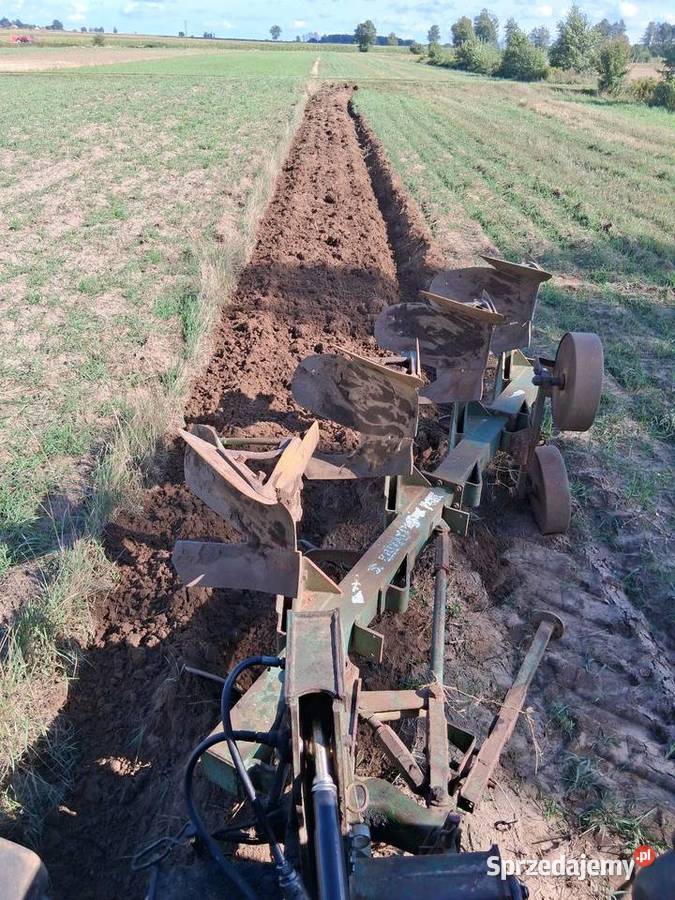 Pług 4 obrotowy regulowana szerokość orki Stany