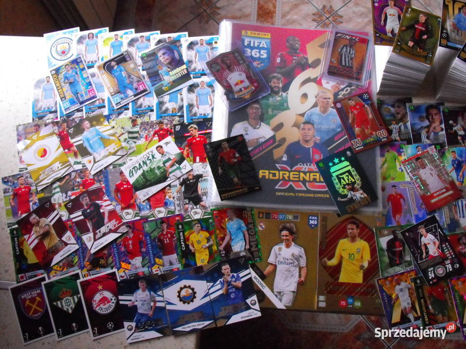 Karty piłkarskie Mega zestaw 500 kart i album Mykanów