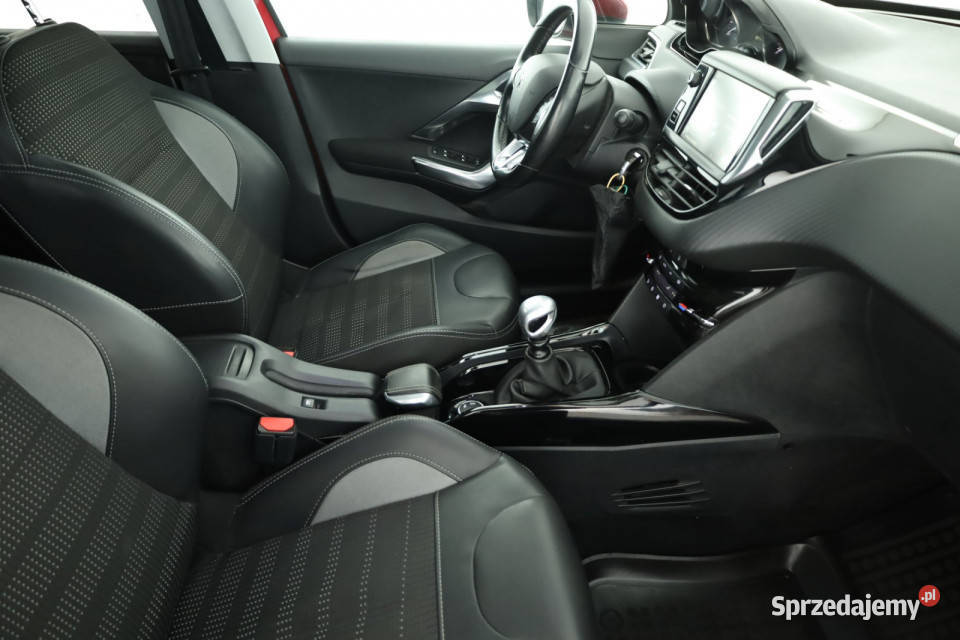 Peugeot 2008 12 PureTech przyciemniane szyby mazowieckie Piaseczno