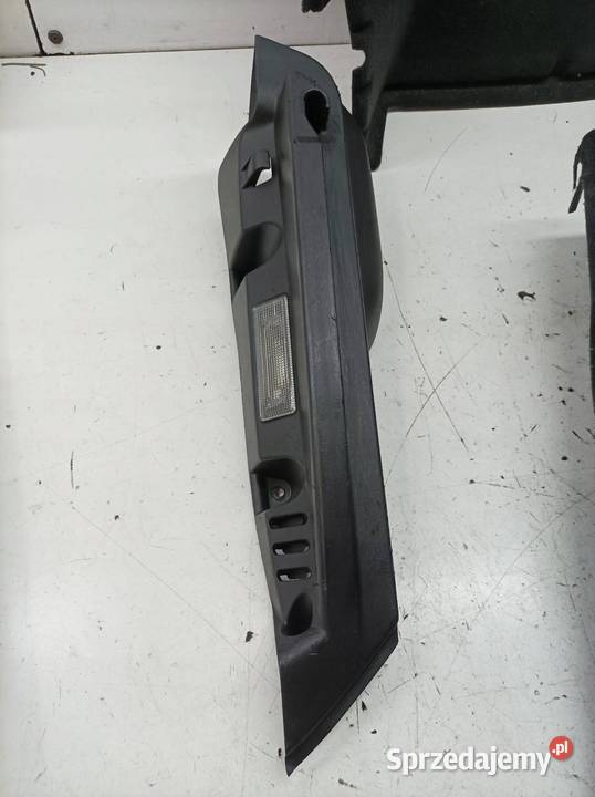 TAPICERKA BOCZEK BAGAŻNIKA LEWY PRAWY TYŁ KPL świętokrzyskie