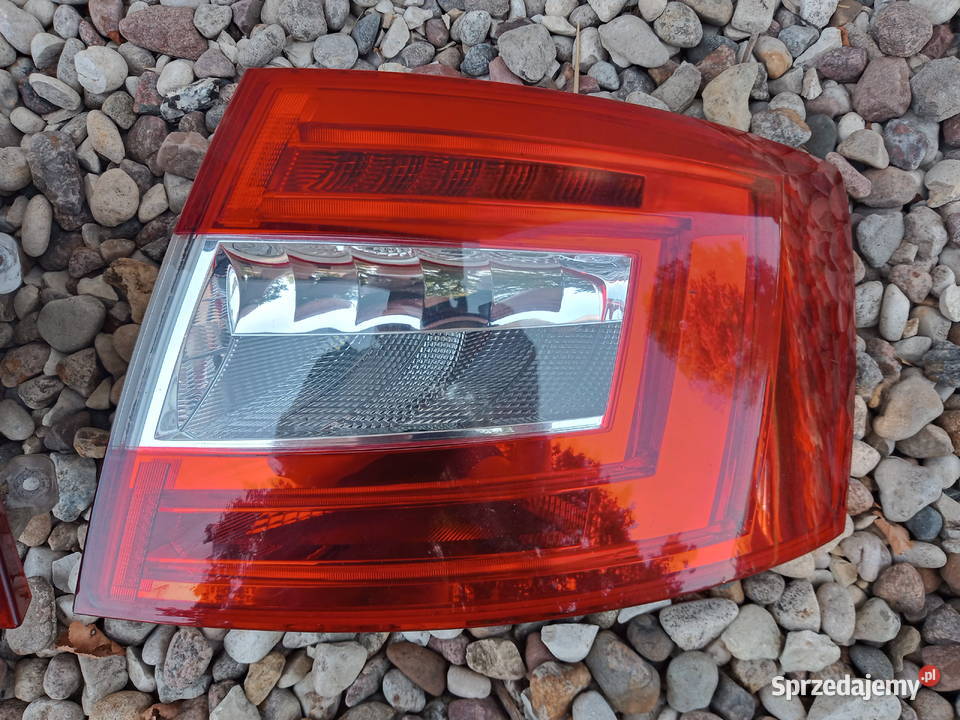 Lampy tył Skoda Octavia III Liftback osobowe wielkopolskie Turek