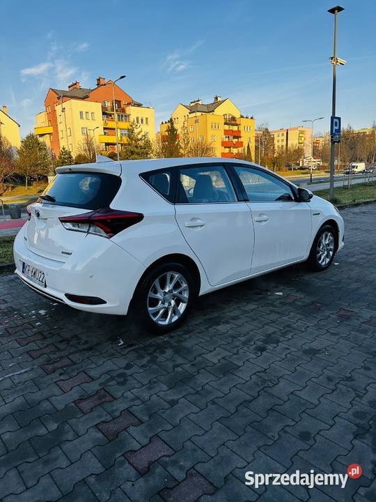 Toyota Auris Hatchback 2017 HYBRID 135 PREMIUM Auris Kraków