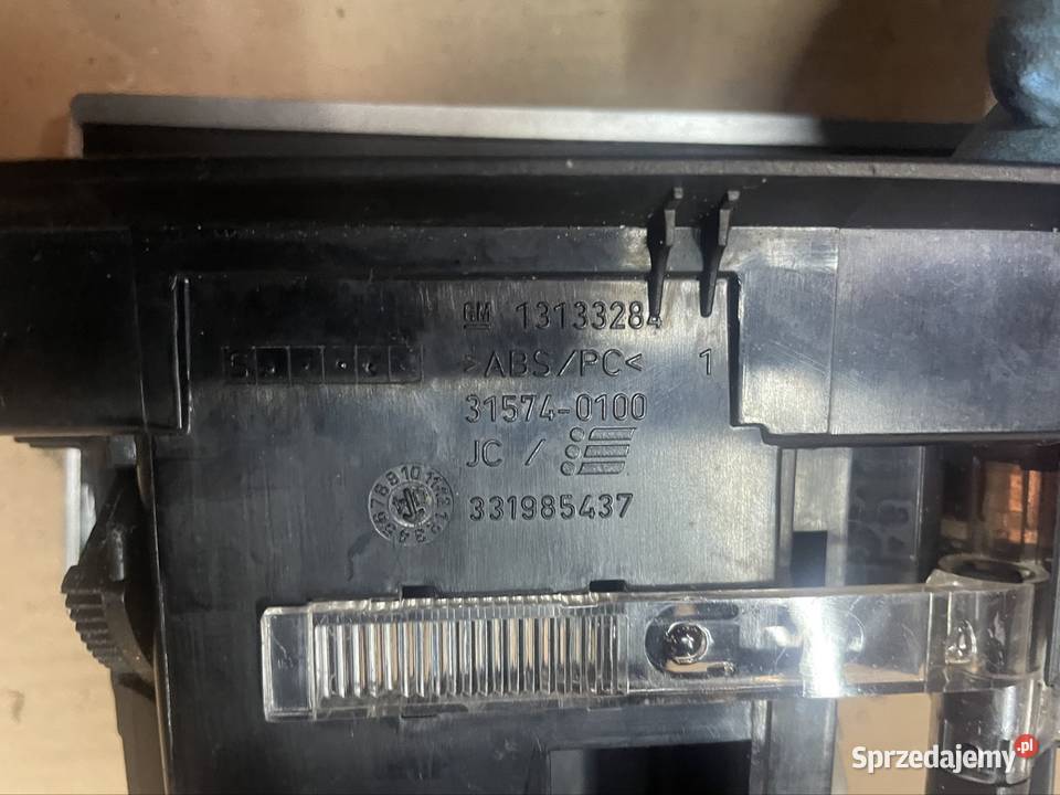 13133284 Popielniczka opel astra h III sprzedam