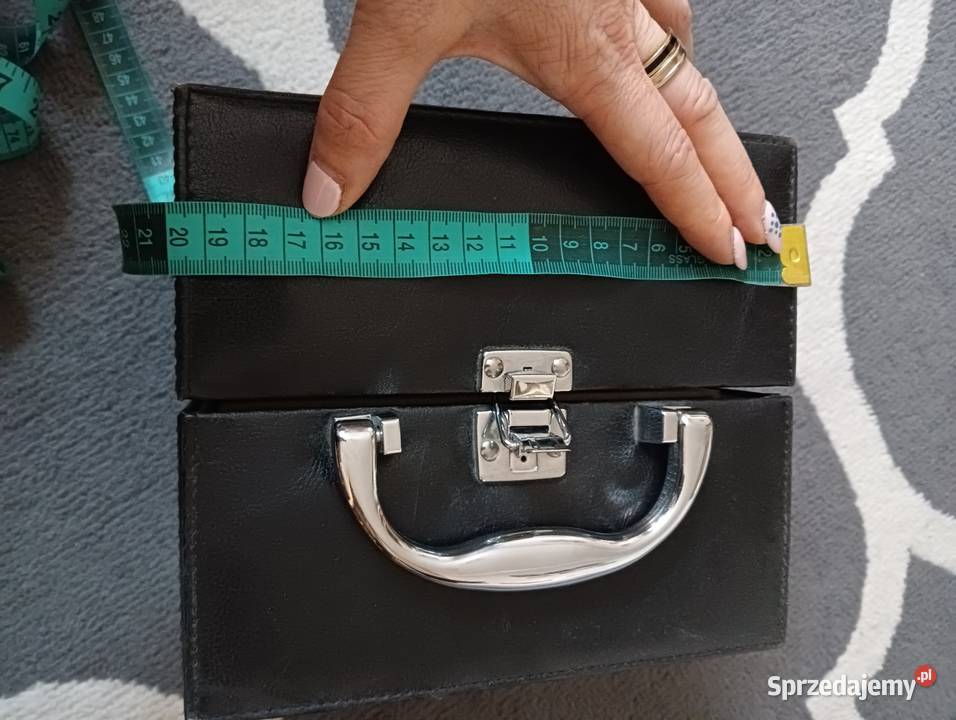 Kuferek na kosmetyki sprzedam