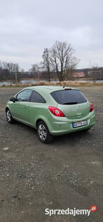 Opel Corsa 12 bogate wyposażenie lakier metallic