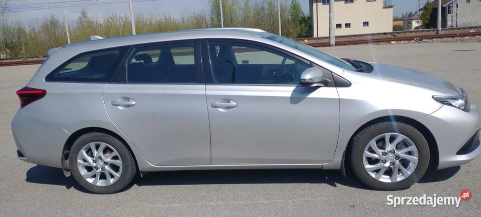TOYOTA AURIS 16 Benzyna relingi dachowe Sędziszów Małopolski