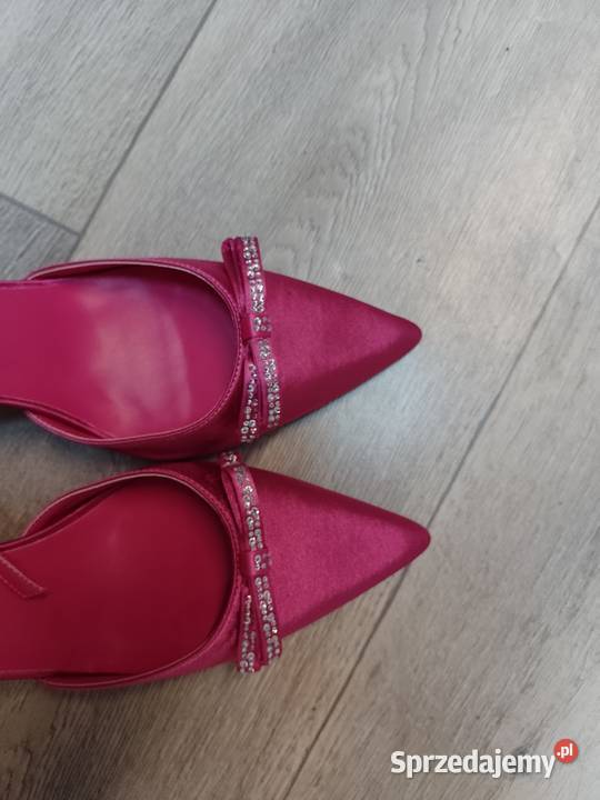 40 Różowe bogato zdobione czółenka wieczorowe z Kraków