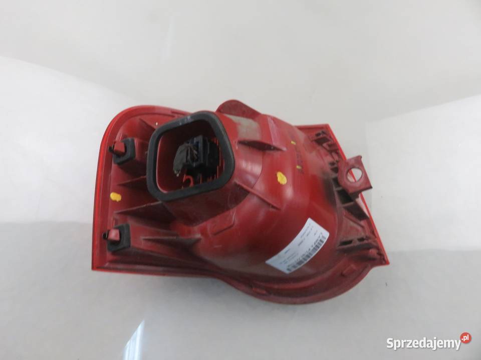 LAMPA PRAWA TYLNA VW PASSAT B6 Variant