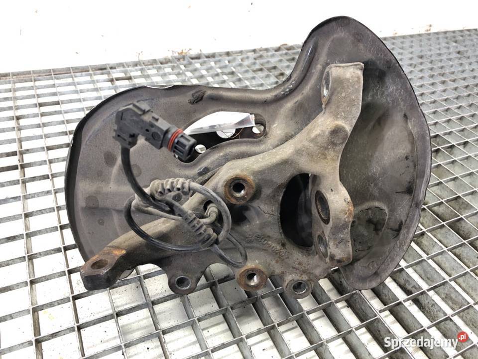 ZWROTNICA LEWY PRZÓD MERCEDES S204 22 170 0714 Zwrotnice Zwrotnice