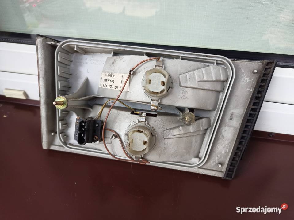 BMW E34 kombi Touring lampa tył tylna w klapę łódzkie