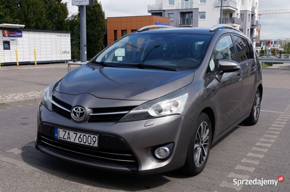 Toyota Verso 18 automat 7 siedzeń salon Polska