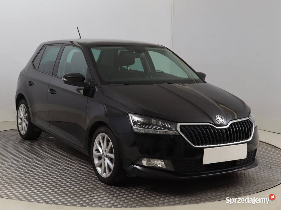 Skoda Fabia 10 TSI światła LED