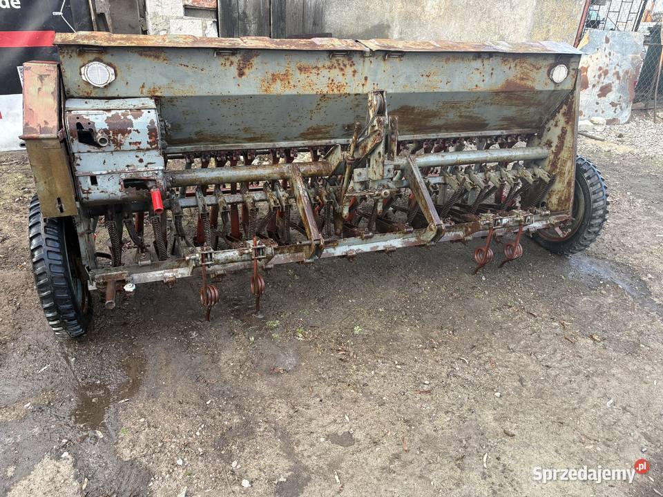 Siewnik poznaniak na docisku i wąskim kole nieuszkodzony Wilczyn