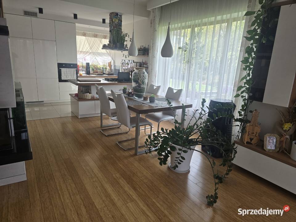 Nowoczesny dom wysokiego standardu centrum małopolskie