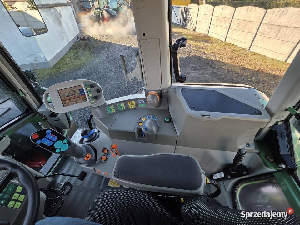 FENDT 820 VARIO COM III 2011