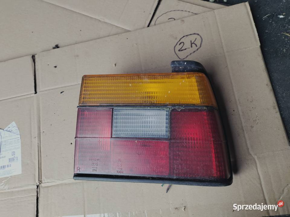 LAMPA TYŁ TYLNA PRAWA WKŁAD LAMPY VW JETTA 2 Kamień-Kolonia